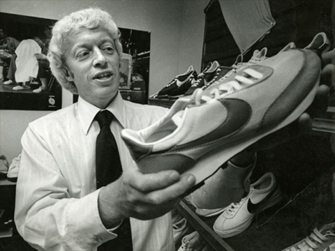 BÍ MẬT VỀ ÔNG LỚN NGÀNH THỂ THAO NIKE